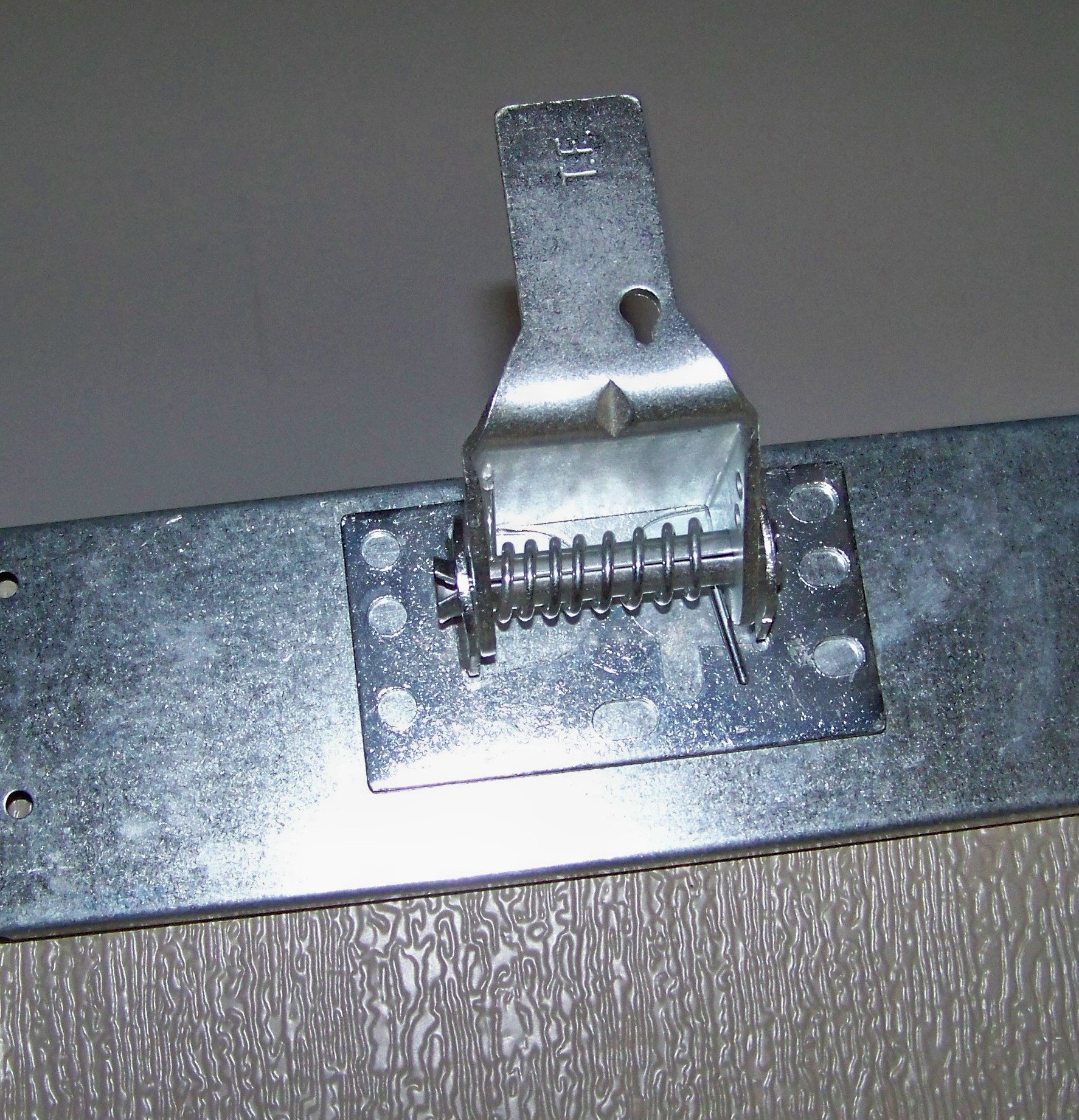 Details about   Vintage Chain Pull Barrel Bolt Garage Door Spring Lock Latch w/ Strike 