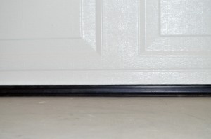 CLOPAY GARAGE DOOR SEAL (2)